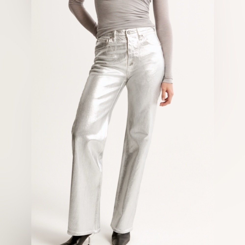 Abercrombie & Fitch 90s straight ultra high rise silver jeans, size 30